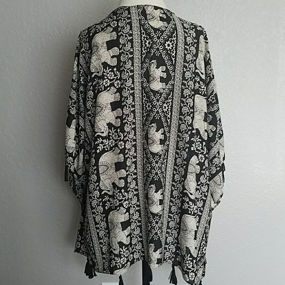 2 LEFT - BOHO Elephant Print Tassled Kimono - Picture 6 of 7